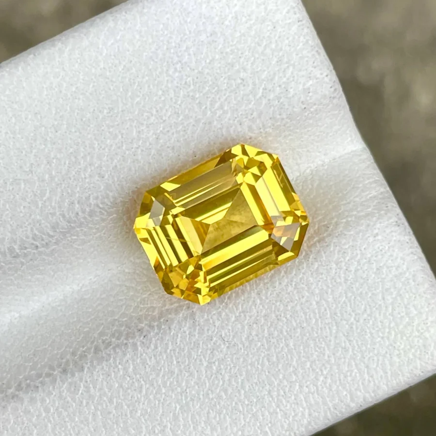 ID 114_410_1.B Yellow Sapphire · Asscher Cut · 6.53 ct · Sri Lanka