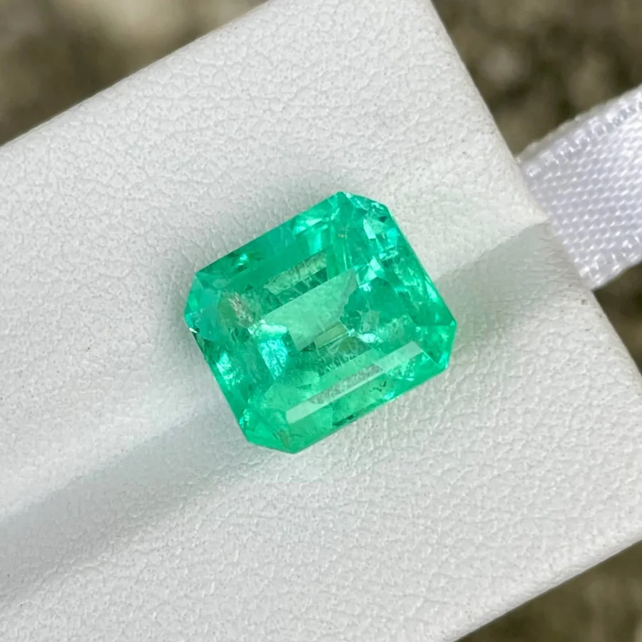 ID 118_394_1.B Colombian Emerald · Emerald Cut · 6.33 ct · Colombia