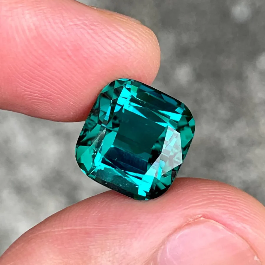ID 122_403_4.D Greenish blue tourmaline, cushion cut, 8.35 carats