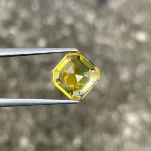 Yellow Sapphire · Asscher Cut · 5.17 ct · Sri Lanka