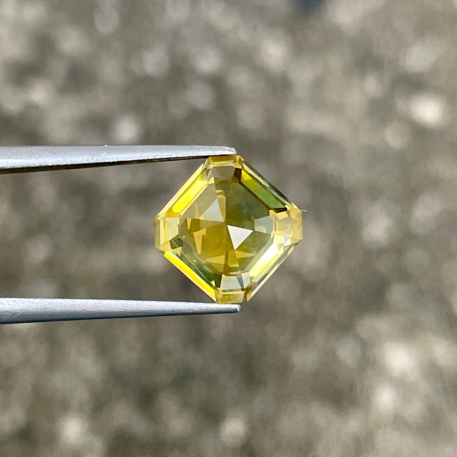 Yellow Sapphire · Asscher Cut · 5.17 ct · Sri Lanka