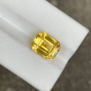 ID_114_410_2.B Yellow Sapphire · Asscher Cut · 6.53 ct · Sri Lanka
