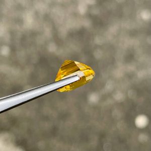 ID_114_410_4.D Yellow Sapphire · Asscher Cut · 6.53 ct · Sri Lanka