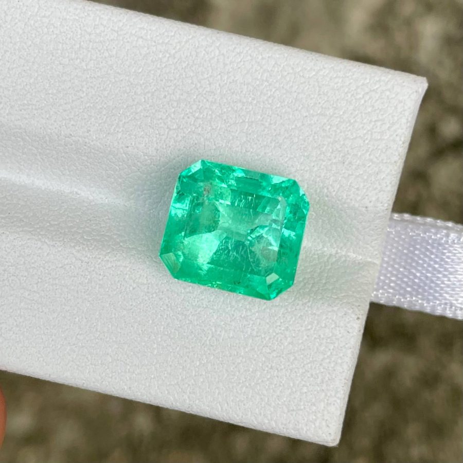 ID_118_394_2.B Colombian Emerald · Emerald Cut · 6.33 ct · Colombia