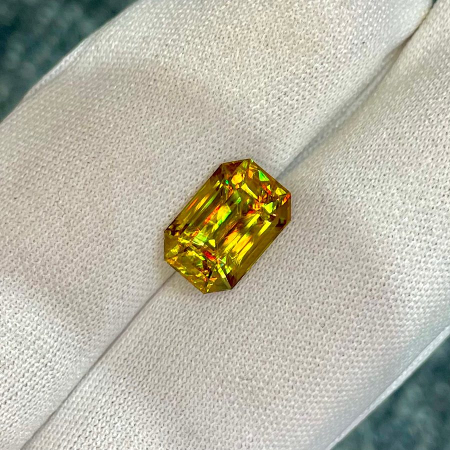 ID_119_406_4.B Golden Sphene (Titanite) · Emerald Cut · 5.42 ct · Madagascar