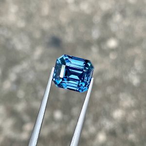 ID_128_420_3.C Blue color-change spinel gemstone, emerald cut octagon, 5.39 carats