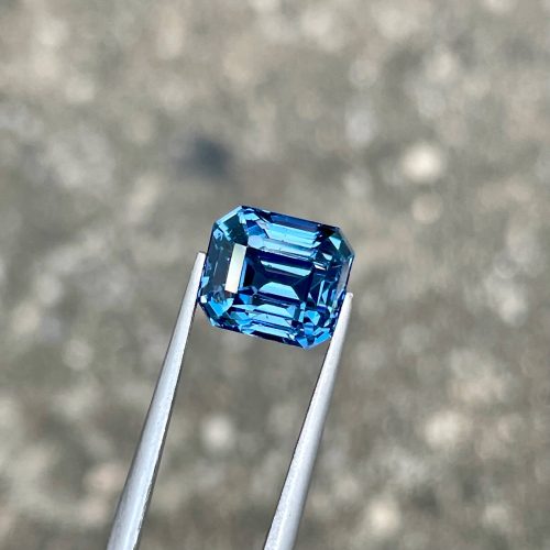 ID_128_420_3.C Blue color-change spinel gemstone, emerald cut octagon, 5.39 carats