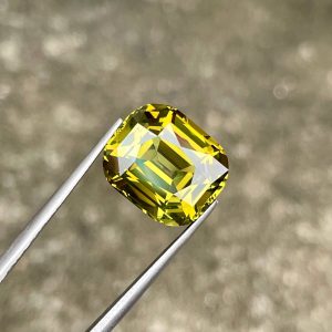 ID_131_401_1.C Yellow Chrysoberyl · Fancy Cushion · 16.23 ct · Sri Lanka
