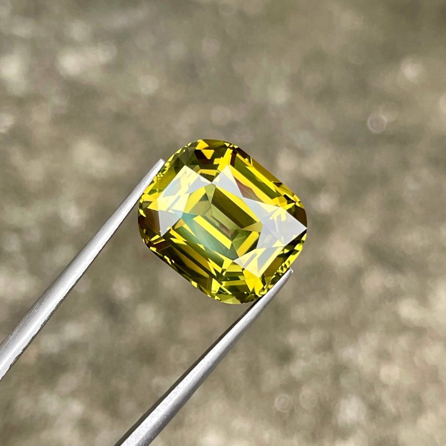 ID_131_401_1.C Yellow Chrysoberyl · Fancy Cushion · 16.23 ct · Sri Lanka
