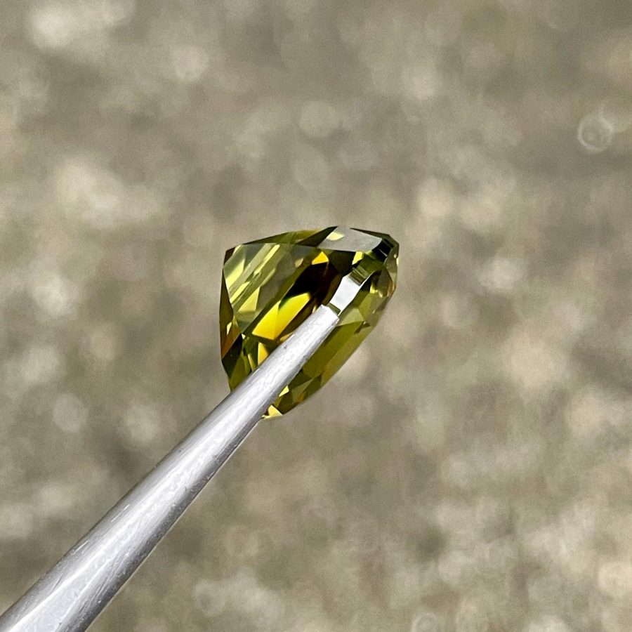 ID_131_401_5.C Yellow Chrysoberyl · Fancy Cushion · 16.23 ct · Sri Lanka