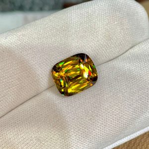 ID_133_409_3.B Golden Sphene (Titanite) · Fancy Cushion · 7.68 ct · Madagascar