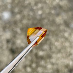 Orange Sapphire · Emerald Cut · 18.47 ct · Sri Lanka