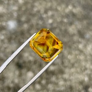 Orange Sapphire · Emerald Cut · 18.47 ct · Sri Lanka