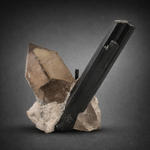 ID 135 IA recadré Black tourmaline with smoky quartz mineral specimen from Pakistan